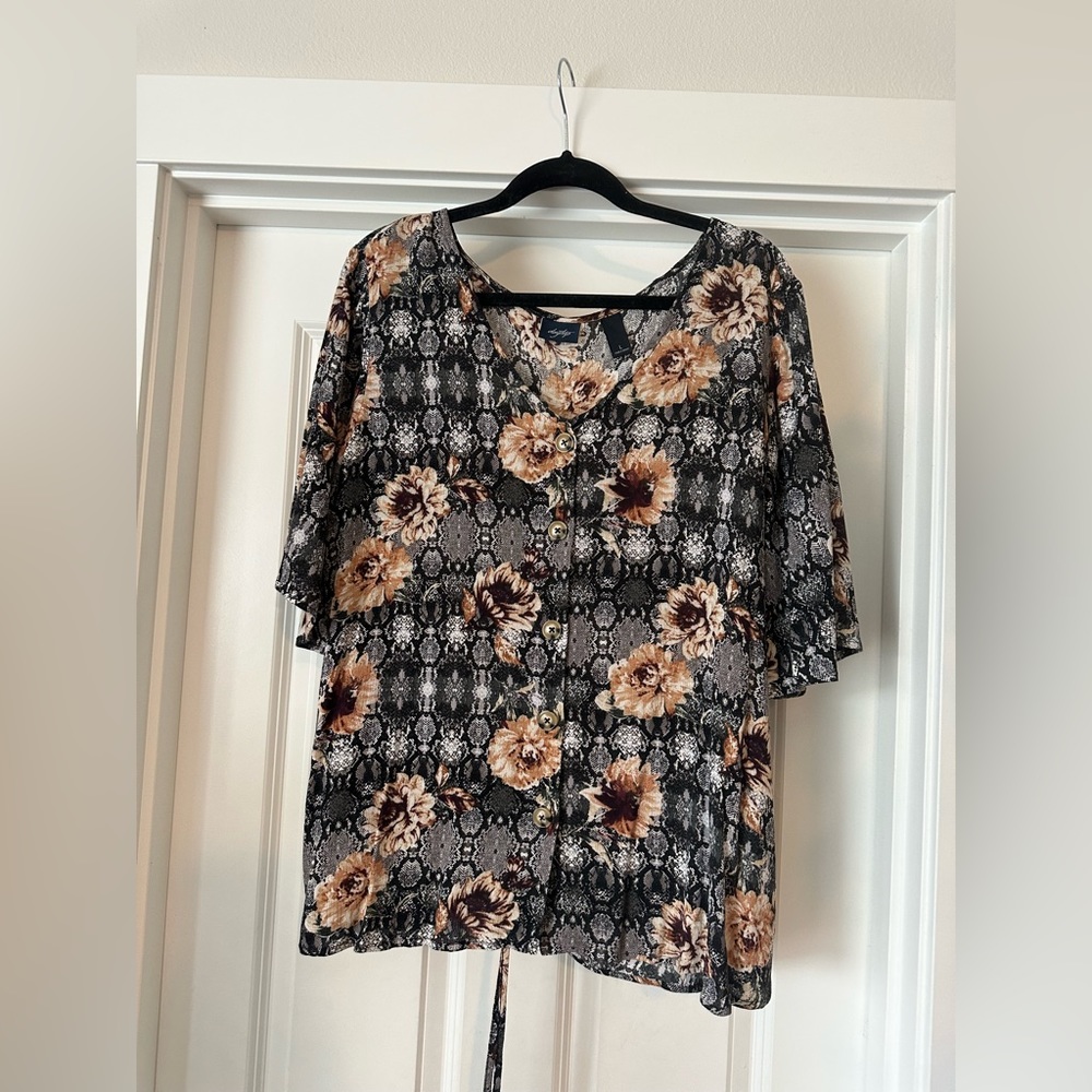 Day trip large floral top